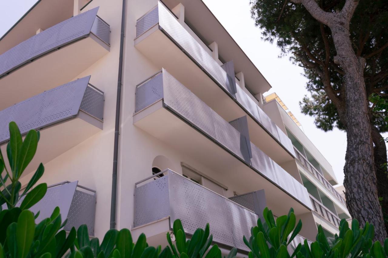 Residence Marittimo Riccione Exterior foto